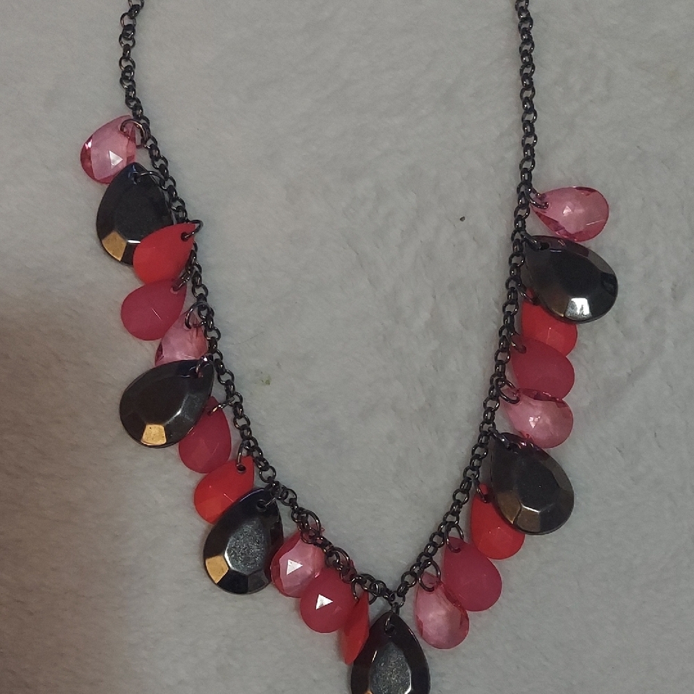 8/$10 Paparazzi Black and Pink Teardrop Necklace - Picture 5 of 5